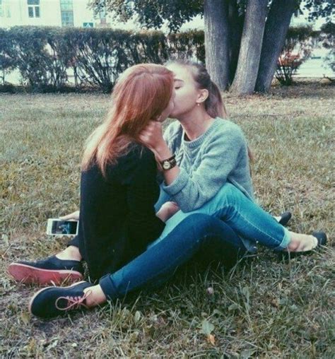 gifs pornos|Gifs de lesbianas. ¡Los mejores GIFs lésbicos +18!